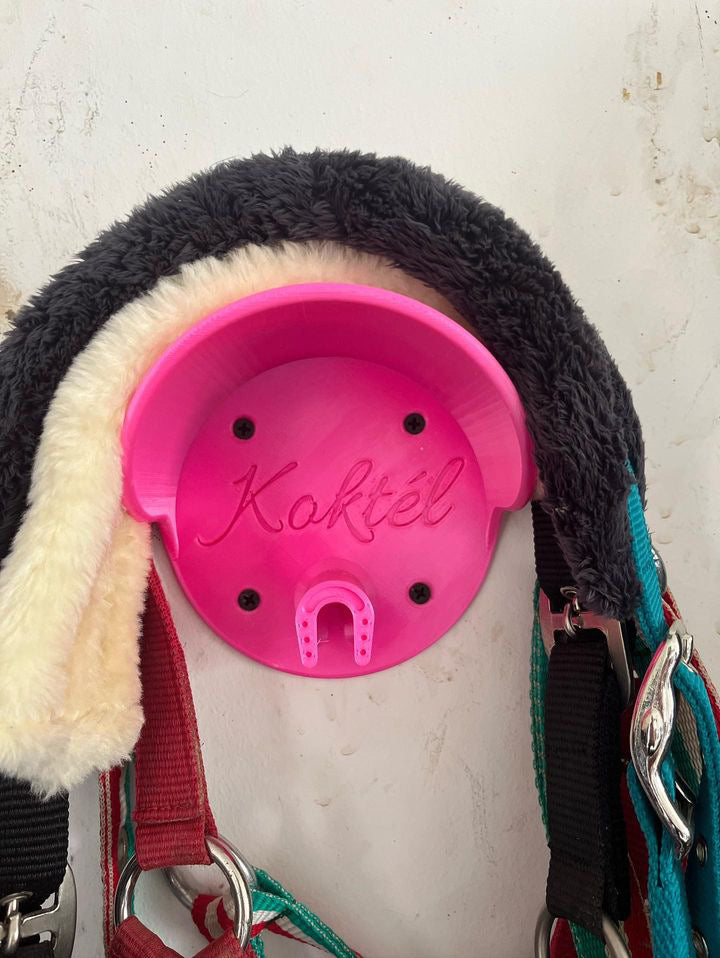 Személyre szabható kantártartó