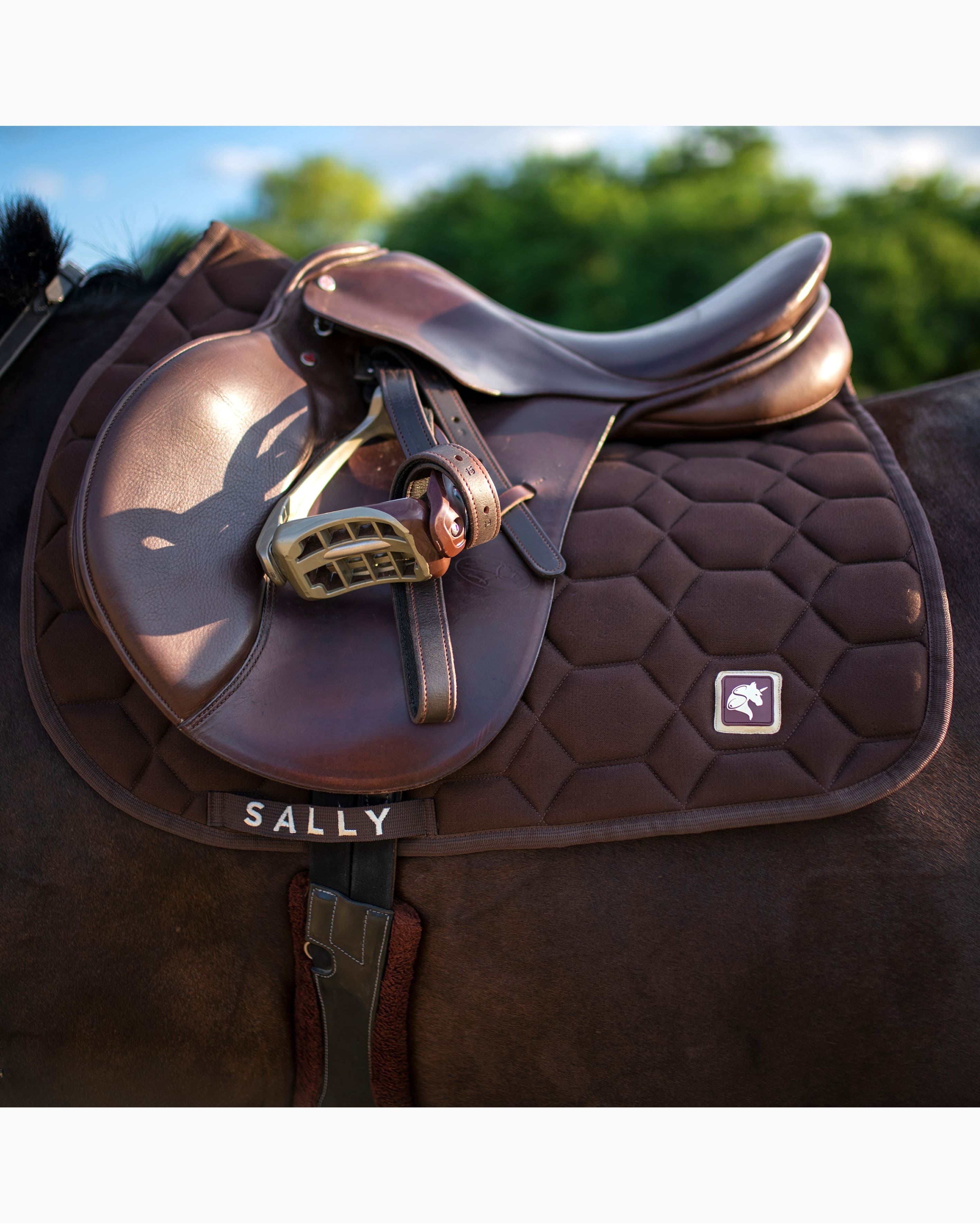 Sally "Cloudpad" ugró nyeregalátét Velvet Chestnut