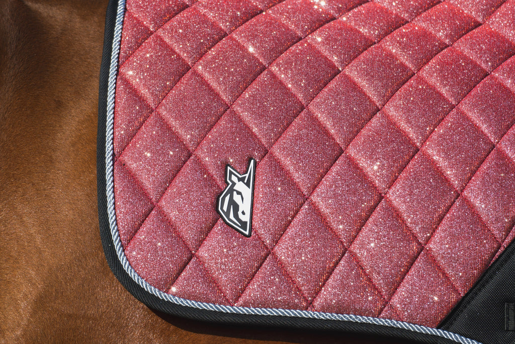 Color-changing "Startdust" saddle pad