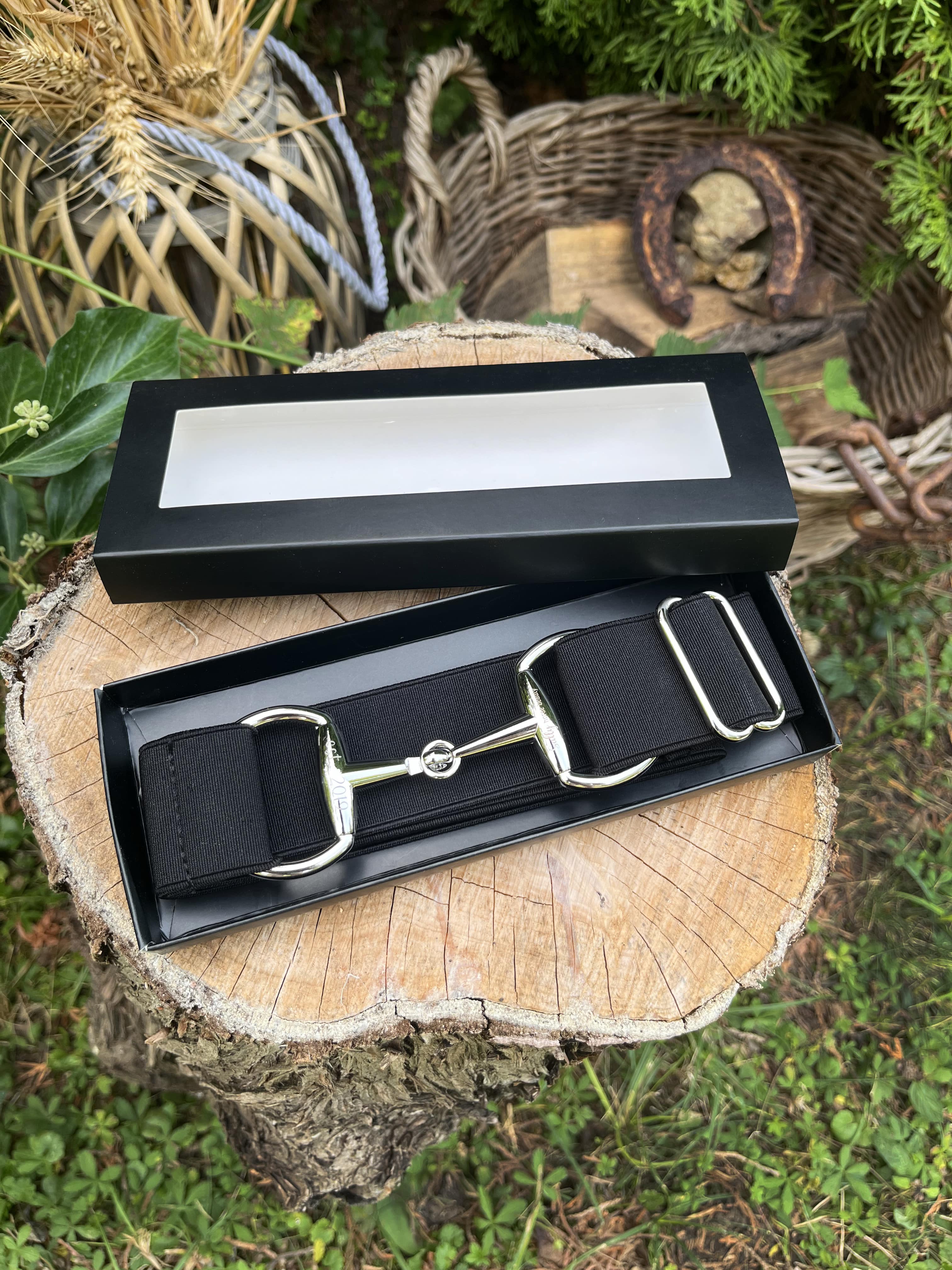 Fekete elasztikus zablás öv